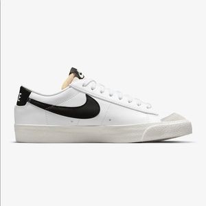 Nike Women's Blazer '77 Low Shoes | Size 9